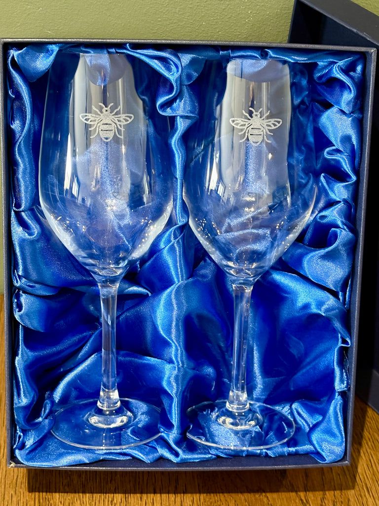 Wine Glass Gift Set - 2x Engraved Manchester Bee Glasses